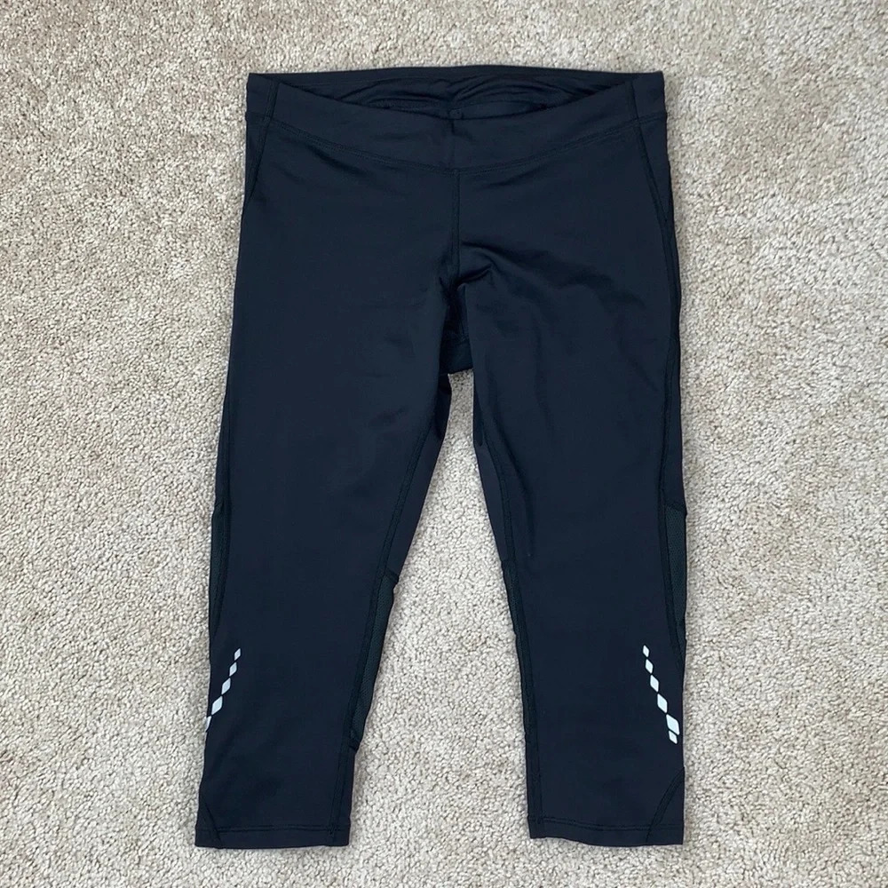 Pearl Izumi black capris sz lg